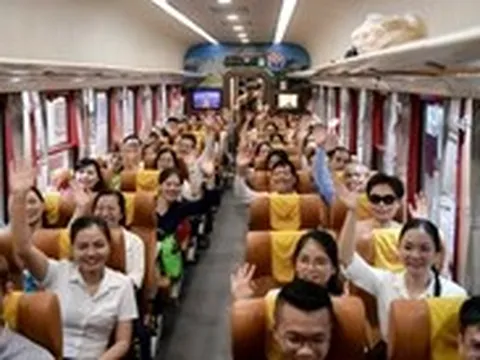 Chuyến tàu đầu tiên đưa y bác sĩ từ Hà Nội về Bệnh viện Bạch Mai 2