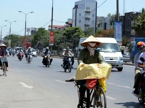 Không phải nhiệt độ, đây mới là nguyên nhân chính khiến miền Bắc oi bức cả ngày