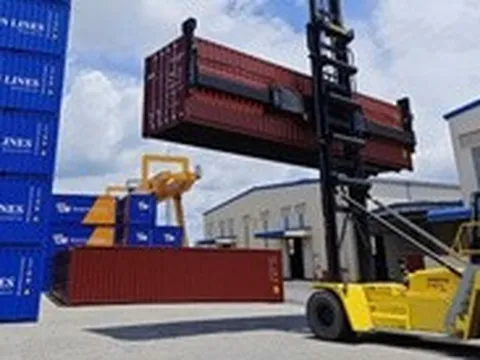 Muốn giảm chi phí logistics, doanh nghiệp xuất khẩu phải bớt tự làm mọi thứ