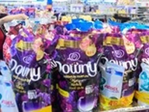 Ủy ban Cạnh tranh xử phạt nhà sản xuất bột giặt Tide, nước xả Downy 390 triệu đồng