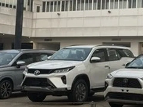 Thị trường TP.HCM ngày 27-6: Xe cũ giảm hàng chục triệu; chôm chôm, sầu riêng vào mùa kéo giá giảm