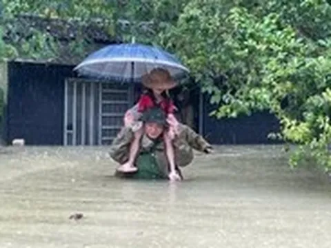 Hình ảnh lũ dâng cao gây ngập úng ở Cao Bằng