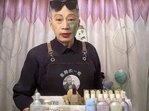 Kiếm tiền giúp cháu chữa bệnh, ông ngoại 75 tuổi trở thành streamer làm đẹp