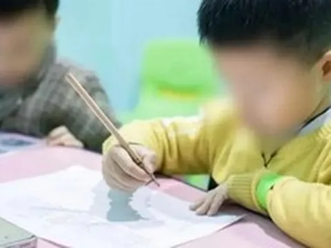 Trẻ nói chậm, phát âm chưa rõ: Đừng vội tin quan niệm "nói muộn là thông minh", cha mẹ cần lưu ý những dấu hiệu này