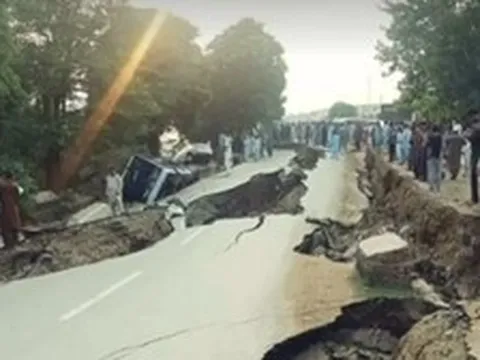 Động đất mạnh 6 độ richter rung chuyển dãy Hindu Kush, người dân Afghanistan và Pakistan hoảng loạn