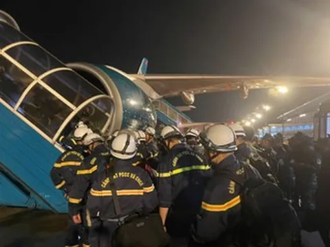 Chuyến bay đặc biệt đưa lực lượng cứu trợ, hàng hóa tới Venezuela trong đêm