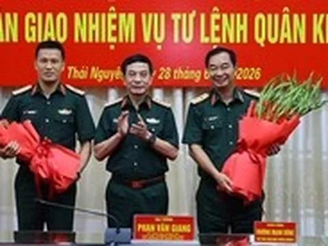Thiếu tướng Trần Xuân Mạnh tiếp nhận nhiệm vụ Tư lệnh Quân khu 1