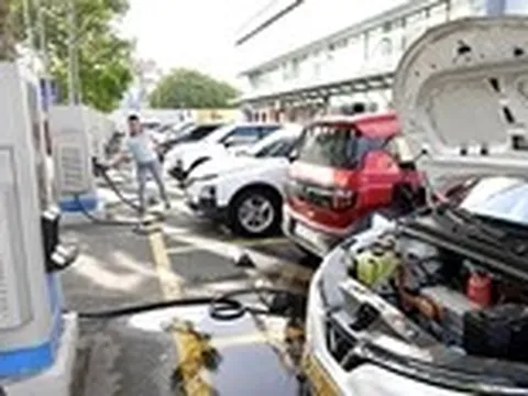 Điện mặt trời mái nhà được bán trực tiếp cho trạm sạc xe điện, trung tâm dữ liệu