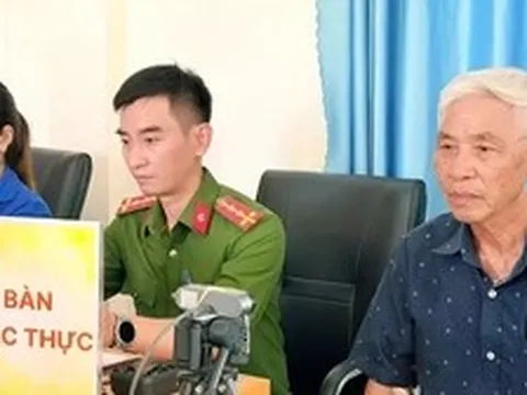 Đạp xe từ Kon Tum về Nghệ An, cụ ông 75 tuổi nuôi hy vọng tìm hai anh liệt sĩ
