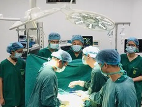 Can thiệp khẩn cấp cứu bệnh nhân áp xe gan không cần chuyển tuyến