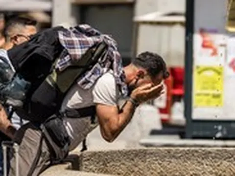 Nắng nóng kỷ lục khiến số người chết ở Pháp tăng mạnh, nhà xác chật kín chỗ