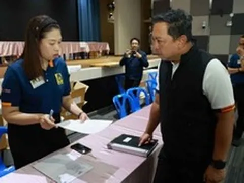 Hy hữu: Người đàn ông 57 tuổi mạo danh thí sinh 28 tuổi đi thi, khai do hóa trị ung thư nên mới nhìn trông già hơn tuổi