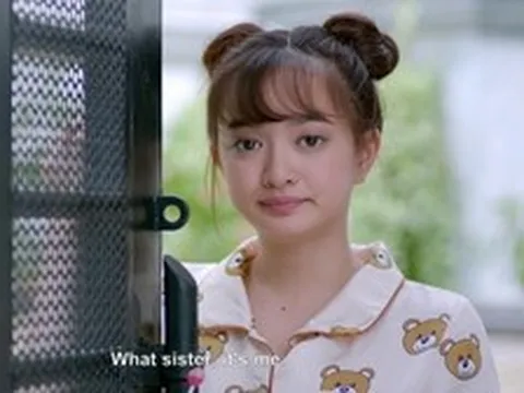 Cô gái vừa từ Mỹ về đã gây bão showbiz: 21 tuổi có công ty riêng, gia thế không phải dạng vừa