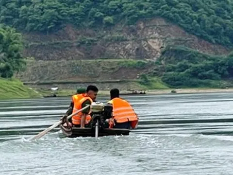 Người đàn ông mất tích bí ẩn sau khi rời nhà, cảnh tượng trên sông gây bất an