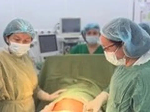 Cấp cứu sản phụ mắc bệnh lý tim bẩm sinh, biến chứng loạn nhịp
