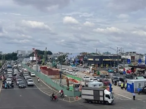 TPHCM: Ga ngầm quan trọng nhất metro số 2 xây tường vây đón hai 'quái vật' TBM