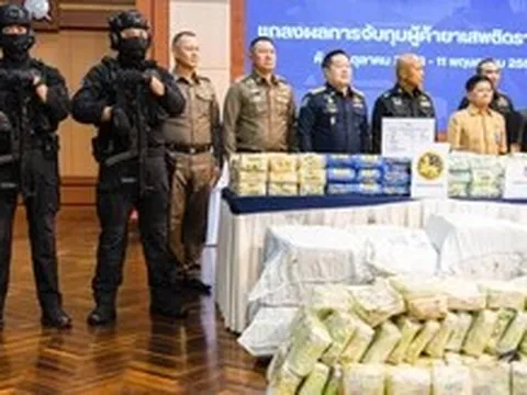 Thủ đoạn biến tiếp viên hàng không thành người vận chuyển ma túy