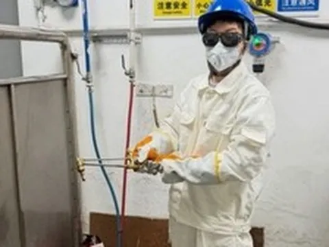 Phát hiện một nữ nghiên cứu sinh tiến sĩ bỏ học để làm thợ sửa điện nước