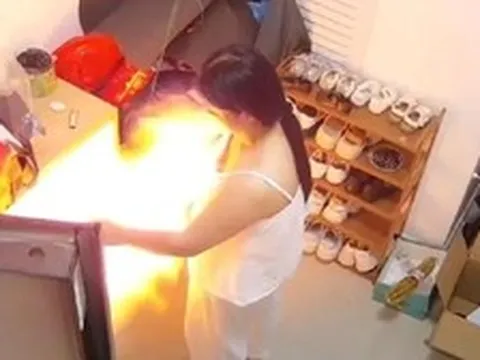 Quả bóng tưởng đã xẹp bỗng phát nổ khiến mẹ bỉm này bị bỏng tay, cháy tóc: Bạn còn dám mua loại đồ chơi này cho con?