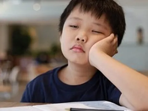 Con có 2 dấu hiệu này, cha mẹ hết sức cẩn thận: Lớn lên chúng dễ sống thụ động và thất bại trong cuộc sống!