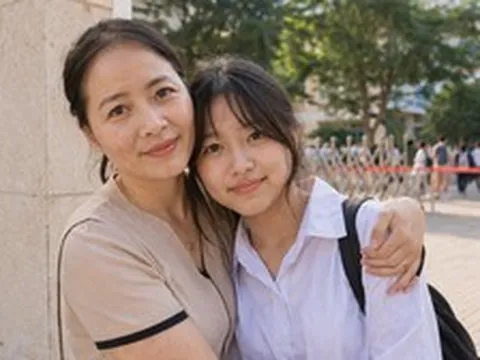 "Ngủ đi con... mẹ mắng con thì có lấy lại được gì" - Đoạn tin nhắn xúc động nhất mùa thi tốt nghiệp 2026