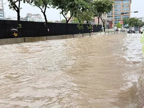 Chiều tối nay (3/7), Hà Nội mưa to sầm sập do hoàn lưu rìa xa bão số 1