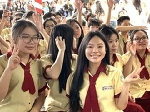Nhiều trường đại học ‘chơi lớn’ tại Ngày hội lựa chọn nguyện vọng xét tuyển 2026