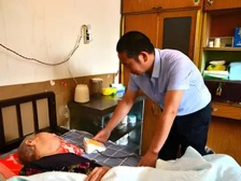 Chồng tuyên bố bán cả nhà để chữa bệnh cho bố, tôi chỉ hỏi một câu nhưng điều nhận được khiến bản thân phải câm nín