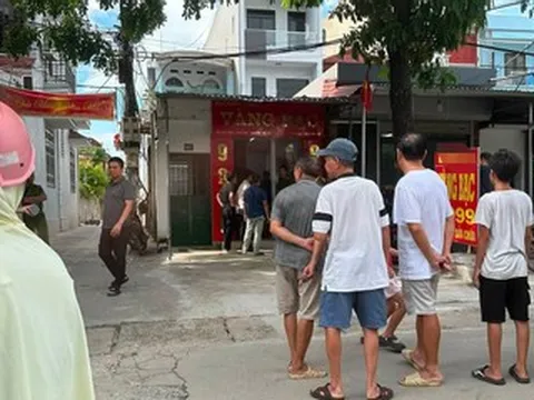 Công an bắt nghi phạm cướp tiệm vàng giữa ban ngày ở Hà Nội