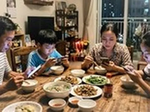 Gia đình hạnh phúc hay không thể hiện rất rõ trong từng bữa ăn?