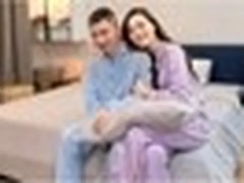 NSND Công Lý nói vợ kém 15 tuổi: "Tôi nhịn lắm. Chẳng qua tôi ốm nên tôi phải chịu!"