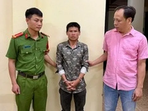 Bé gái 6 tuổi bị bắt cóc khi đang bán dưa ven đường
