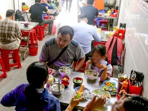 Giá xăng dầu giảm mạnh, dĩa cơm, tô phở... vẫn không giảm giá, nhiều nơi còn tăng