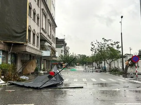 Móng Cái ngổn ngang sau bão số 1, lũ đang về trên sông Ka Long