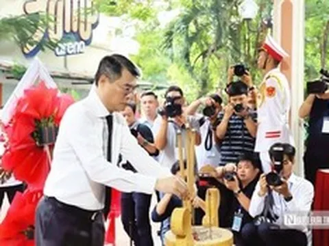 Thủ tướng Lê Minh Hưng dự lễ tìm kiếm hài cốt liệt sĩ ở công viên Lê Thị Riêng