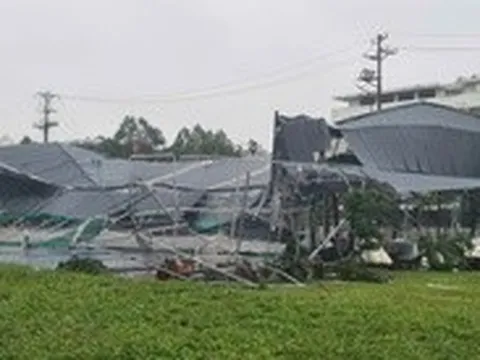 Người dân Móng Cái: 'Chưa thấy cơn bão nào quần thảo lâu như bão số 1'