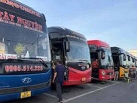 Xăng dầu giảm, vé xe khách hạ nhưng giá vận chuyển  hàng hóa cứ neo cao