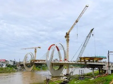 Hà Nội: Cầu hơn 1.800 tỷ đồng qua sông Đuống sắp ‘cán đích’ sau 3 năm thi công