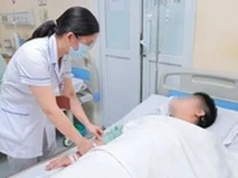 Người đàn ông phải đi cấp cứu, suýt tổn thương thận do tập gym quá sức