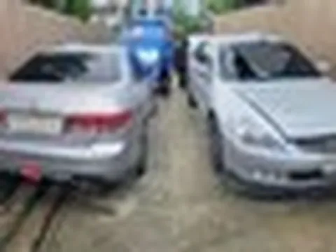 Phát hiện chiếc ô tô với 2 người tử vong bên trong, thứ tìm thấy bên cạnh họ khiến nhân chứng đỏ mặt