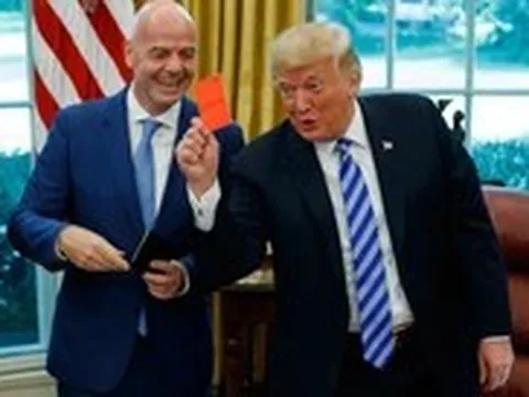 FIFA khủng hoảng sau vụ ưu ái đội tuyển Mỹ