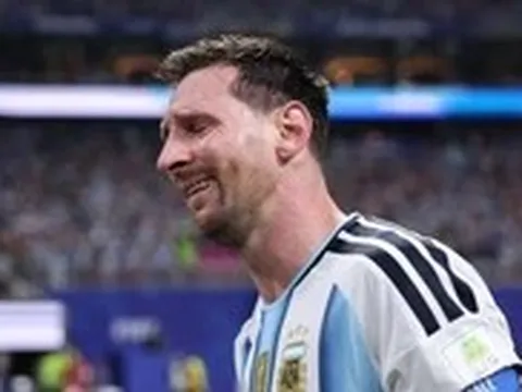 Messi khóc nức nở sau màn lội ngược dòng không tưởng trước Ai Cập