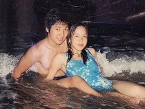 Mạnh Trường tung ảnh ôm vợ giữa biển từ năm 19 tuổi: "Táo bạo quá"