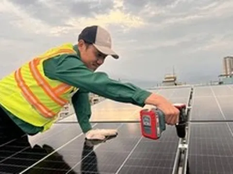 Chưa đồng thuận dùng ngân sách hỗ trợ lắp điện mặt trời mái nhà: Thị trường có kém sôi động?