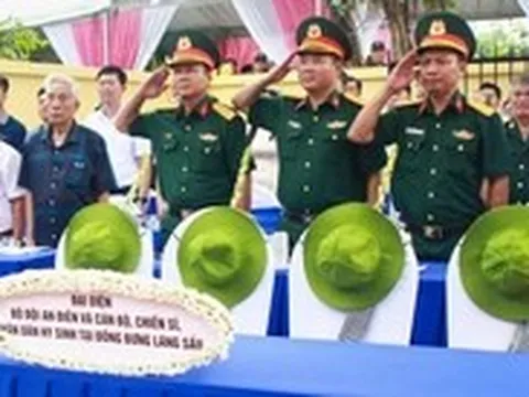 Xúc động trước 'hàng ghế tri ân' tại lễ giỗ bộ đội An Điền ở xã Vĩnh Lộc, TP.HCM