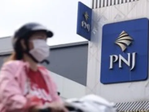 Cổ phiếu PNJ thoát giảm sàn, bị hàng loạt công ty chứng khoán siết margin