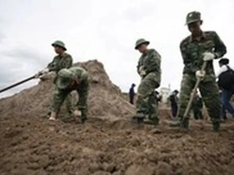 Nhìn lại cuộc tìm kiếm hài cốt liệt sĩ tại Tân Sơn Nhất năm 2017 qua tư liệu của Tuổi Trẻ