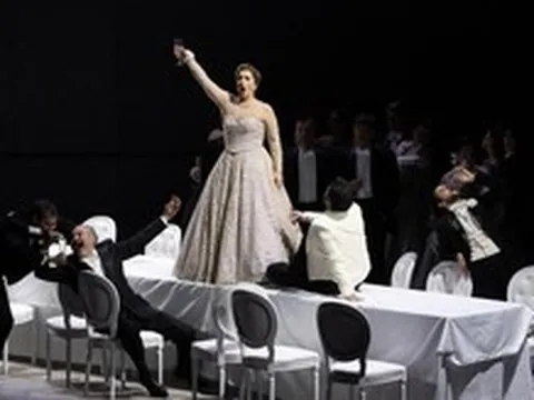 Hơn 100 nghệ sĩ của thánh đường opera Ý sang Việt Nam diễn vở La Traviata