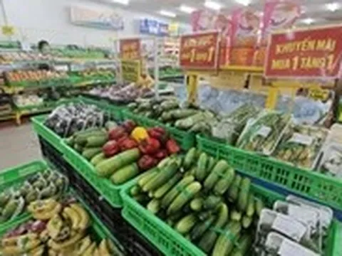 Chờ gom thịt, cá, rau củ... giảm giá sâu vào cuối ngày, người tiêu dùng mách nhau mẹo gì?