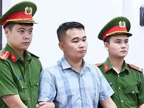 Vụ điểm 10 toán ở Tuyên Quang: Ai chỉ đạo giáo viên Nguyễn Hà Duy vào phòng chỉ bài thí sinh?